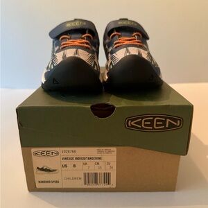 Keen Kids 8 C Wanduro Speed V Strap Sneakers in Indigo with Tangerine Accents